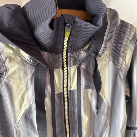 Lululemon Striped Gray Women's Jacket Mint - Picture 5 of 14